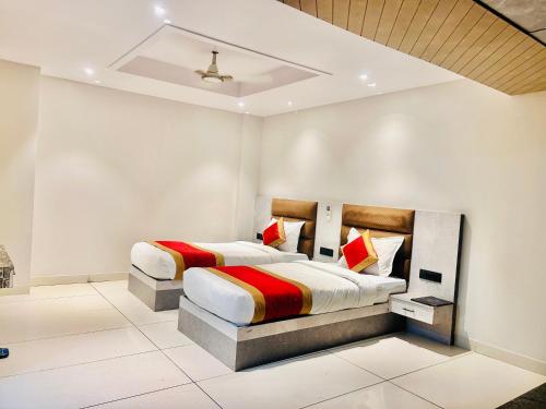 Hotel Kamakhya Inn,,2 star