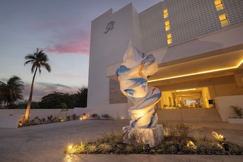 royalton vessence barbados adults only