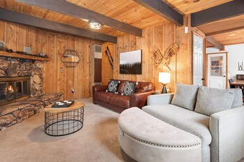 Green Leaf Lodge,,3 star