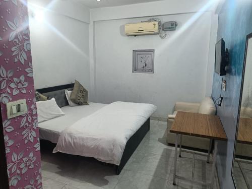 Hotel Downtown,,3 star