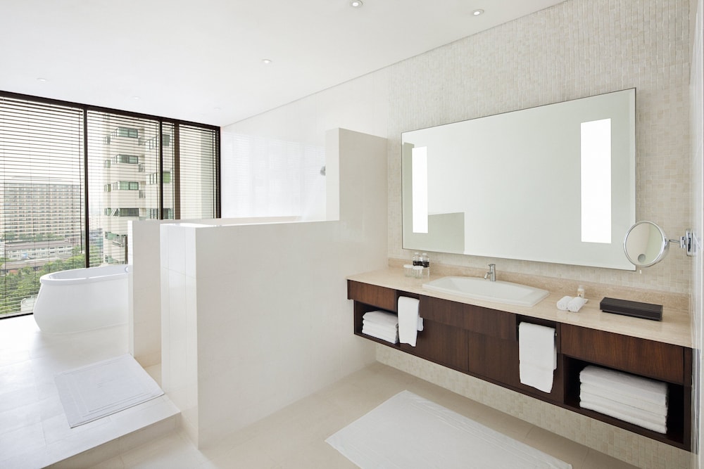 Como Metropolitan Bangkok,Near Lumpini Park,5 star