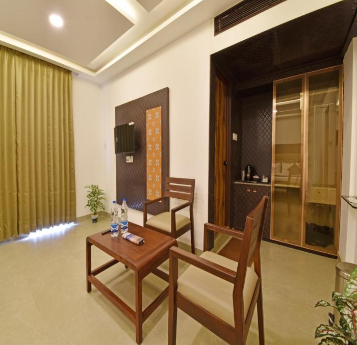 a k g hotel