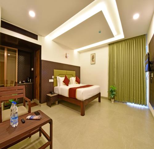 a k g hotel