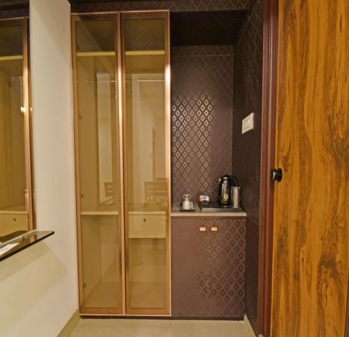a k g hotel
