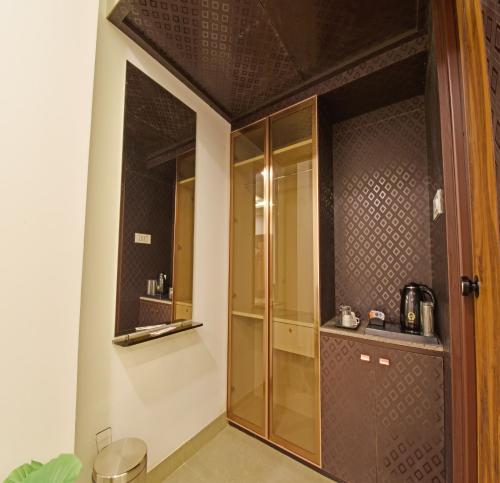 a k g hotel