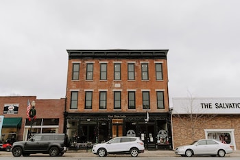East Main Lofts,,2 star