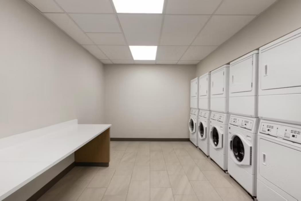 holiday inn express and suites anchorage midtown by ihg