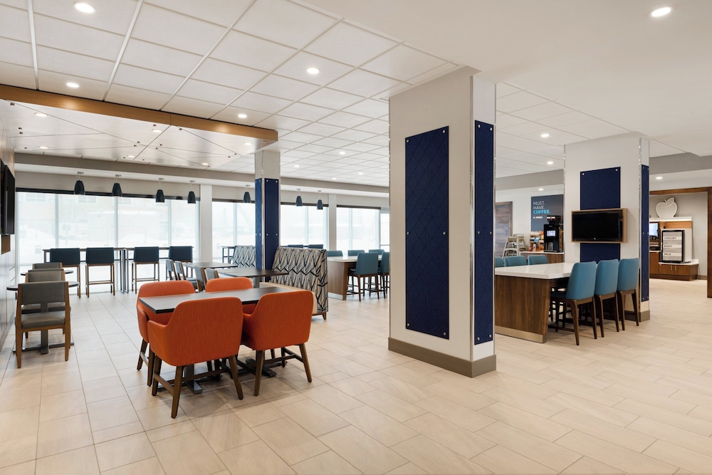 holiday inn express and suites anchorage midtown by ihg