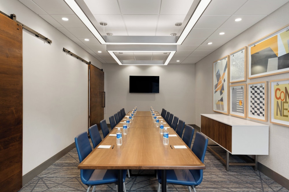 holiday inn express and suites anchorage midtown by ihg