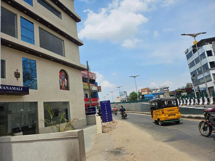 hotel vanamali