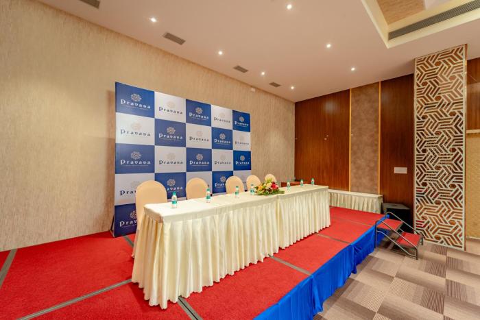 pravasa hotel vijayapura
