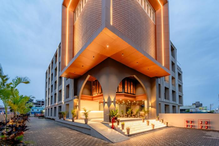 pravasa hotel vijayapura