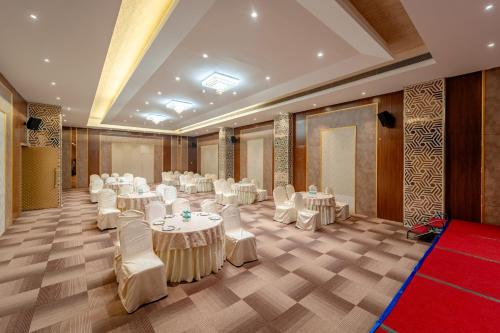 pravasa hotel vijayapura