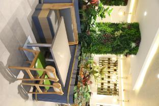 roots coastal dine restaurant and lodging