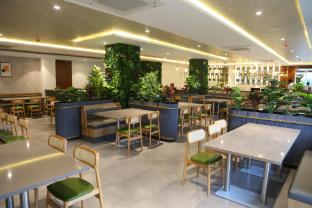 roots coastal dine restaurant and lodging