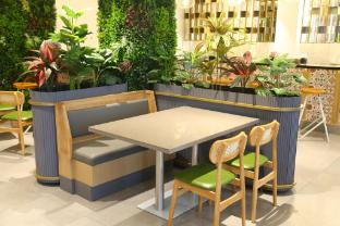 roots coastal dine restaurant and lodging
