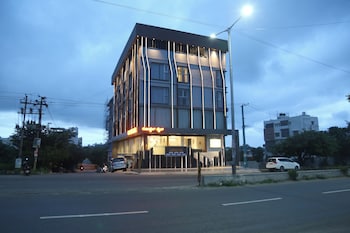 roots coastal dine restaurant and lodging