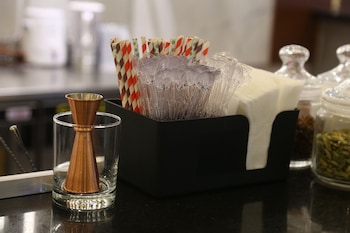 roots coastal dine restaurant and lodging