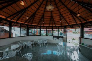 Mountain Peak Resort,,2 star