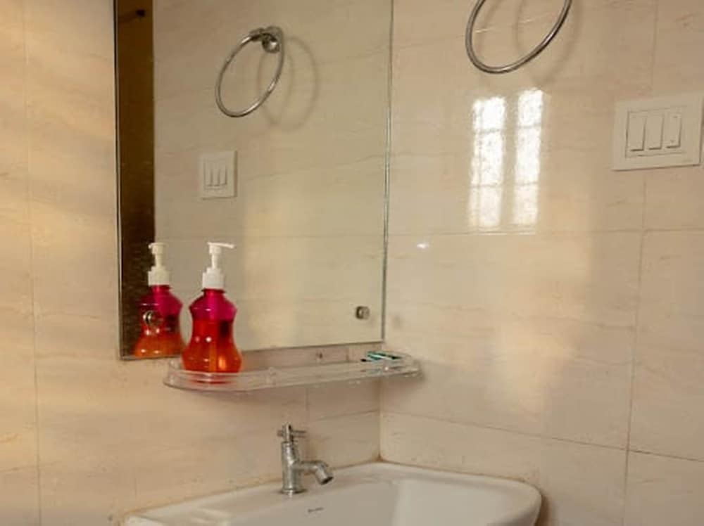 malini homes food and lodging