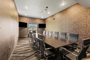 cobblestone hotel and suites waukesha