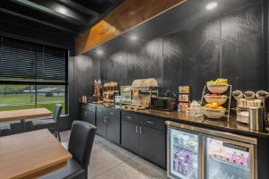 cobblestone hotel and suites waukesha