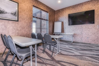 cobblestone hotel and suites waukesha