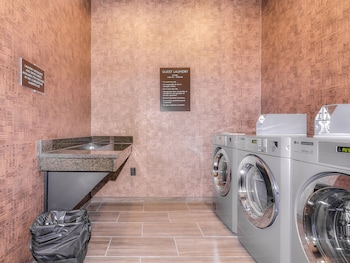 cobblestone hotel and suites waukesha