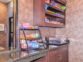 cobblestone hotel and suites waukesha