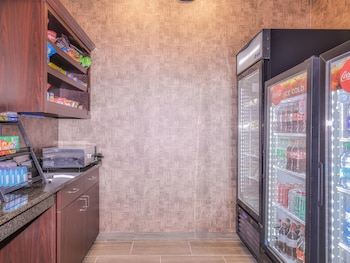 cobblestone hotel and suites waukesha