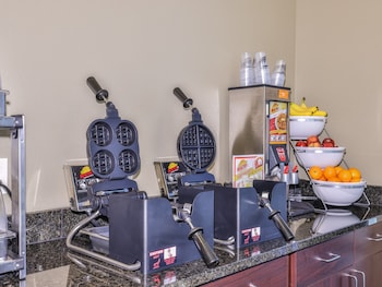 cobblestone hotel and suites waukesha