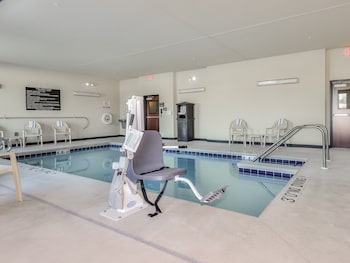 cobblestone hotel and suites waukesha