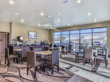 cobblestone hotel and suites waukesha