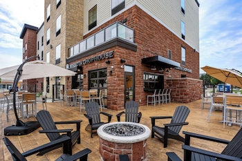 cobblestone hotel and suites waukesha