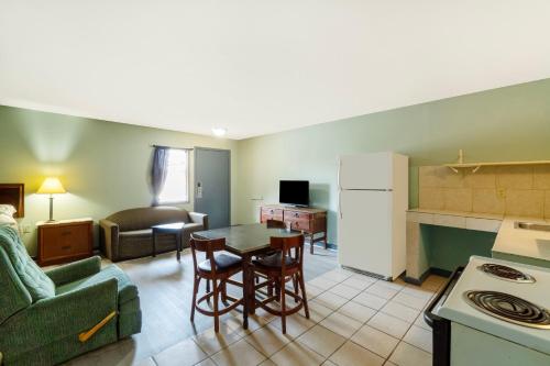 capital o parker motel clute jackson tx 332