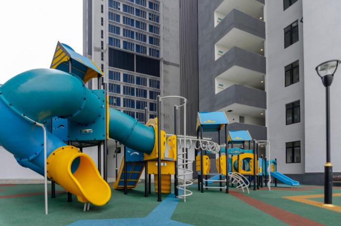 stylish dpristine 9 next to legoland free parking