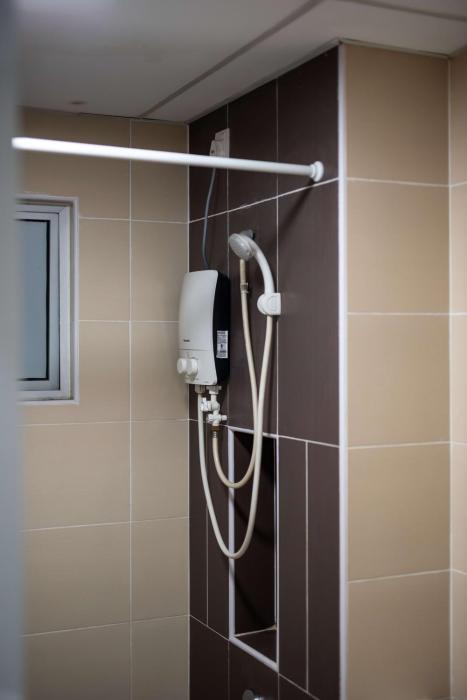 bright and modern 3br suite free parking