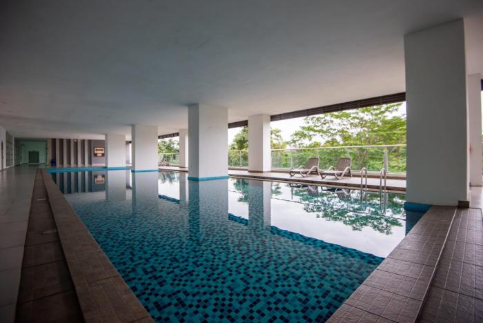 bright and modern 3br suite free parking