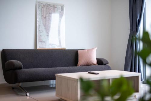 bright and modern 3br suite free parking