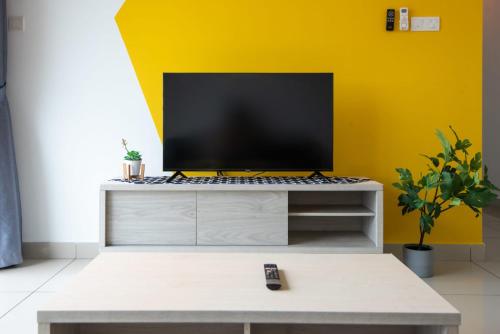 Bright & Modern 3Br Suite, Free Parking,,3 star