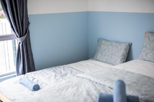 bright and modern 3br suite free parking