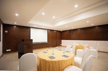 u by z hotels richmond circle