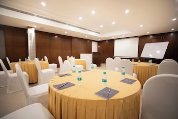 u by z hotels richmond circle