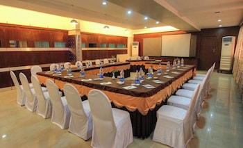 U By Z Hotels, Richmond Circle,,3 star
