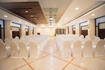 u by z hotels richmond circle