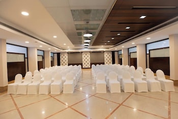 u by z hotels richmond circle
