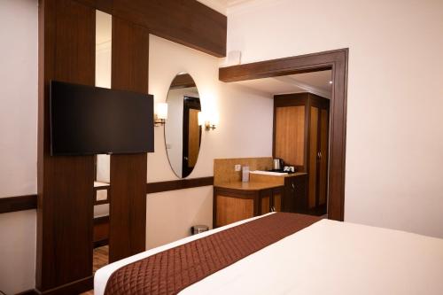 u by z hotels richmond circle