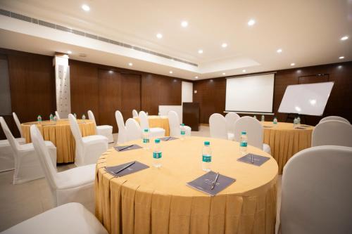 u by z hotels richmond circle