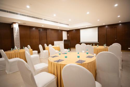 u by z hotels richmond circle