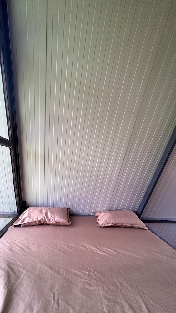 huts and hunters resort saputara